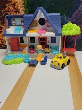 Fisher-Price Smart Stages  house with People Accessories and Car